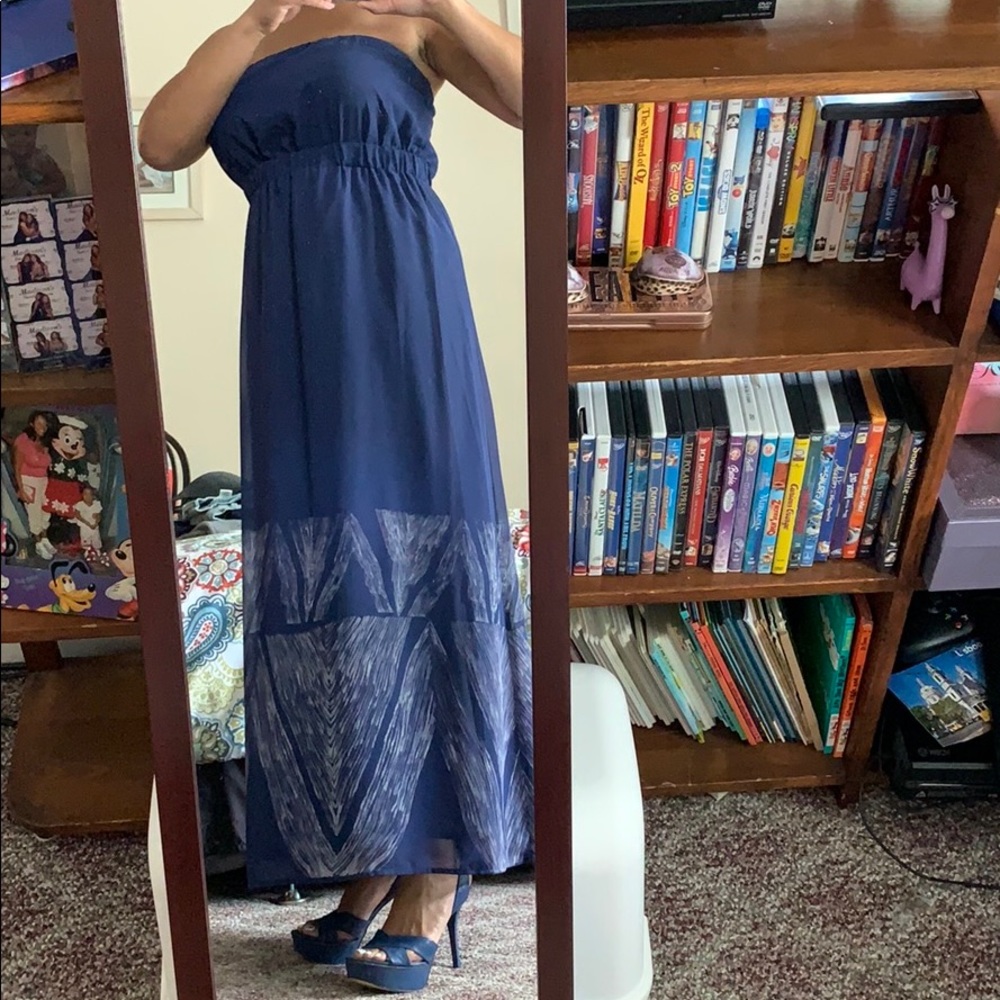 Dress - Picture 2 of 4